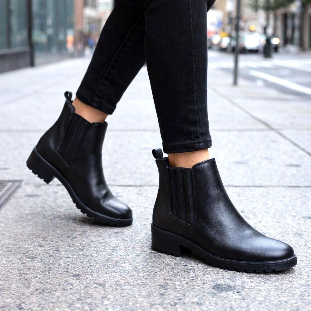 Time and Tru Ankle Boots NEW 9 Black Faux Leather Shoes Vegan Minimalist NWT